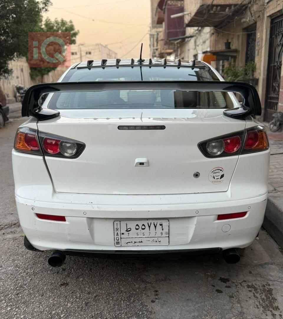 میتسوبیشی لانسەر